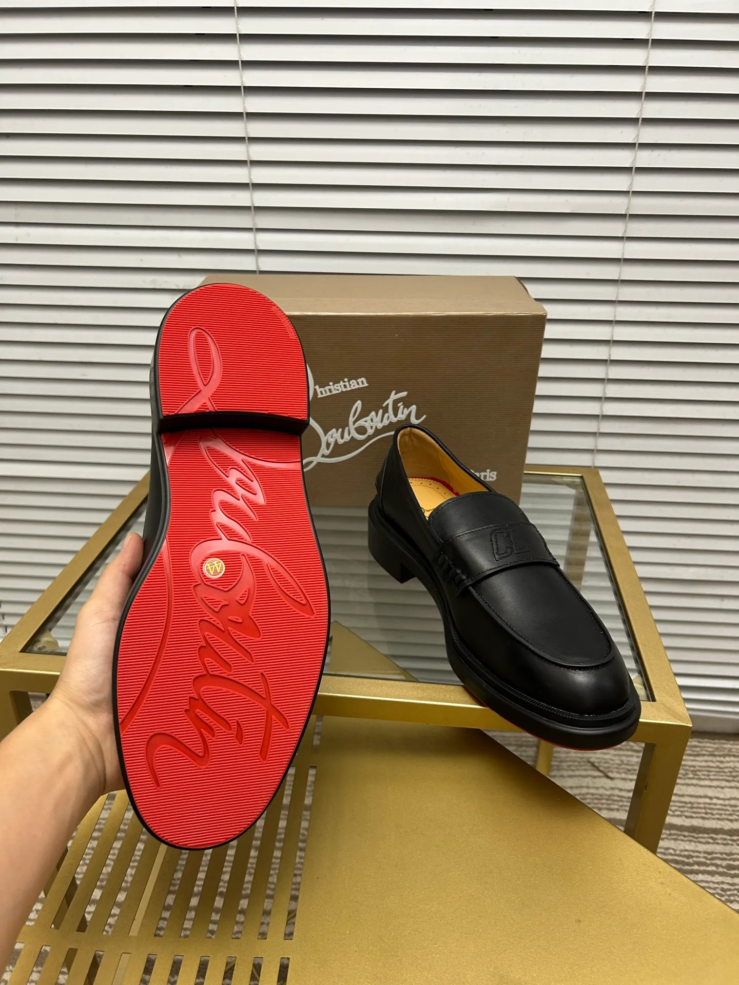 (Customized model) Ex-factory price is 860. christian louboutin (CL red sole shoes) counter series, casual sneakers for couples 📢 📢 📢 Exclusive hot style release 🎈🎈💪 Movable latex feet 👻 Finished outsole line [Proud] 😝Female 35-40# Male 38#-46, global supply😝 [Top version]: Original imported genuine leather upper, top original leather lining, original molded TPU outsole, original 1:1 detail processing, original shoe last,